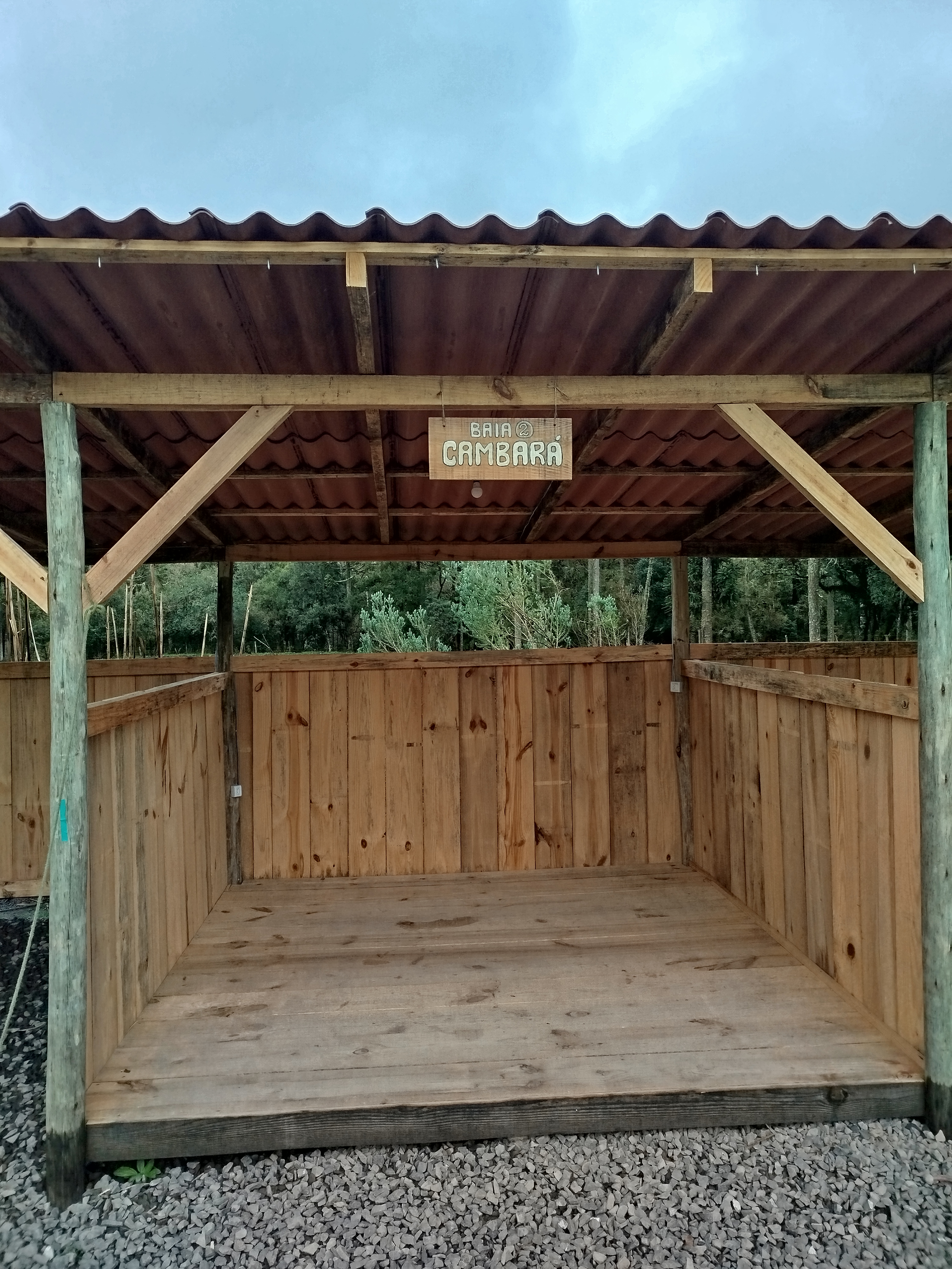 Área Coberta para Barracas - imagem 2