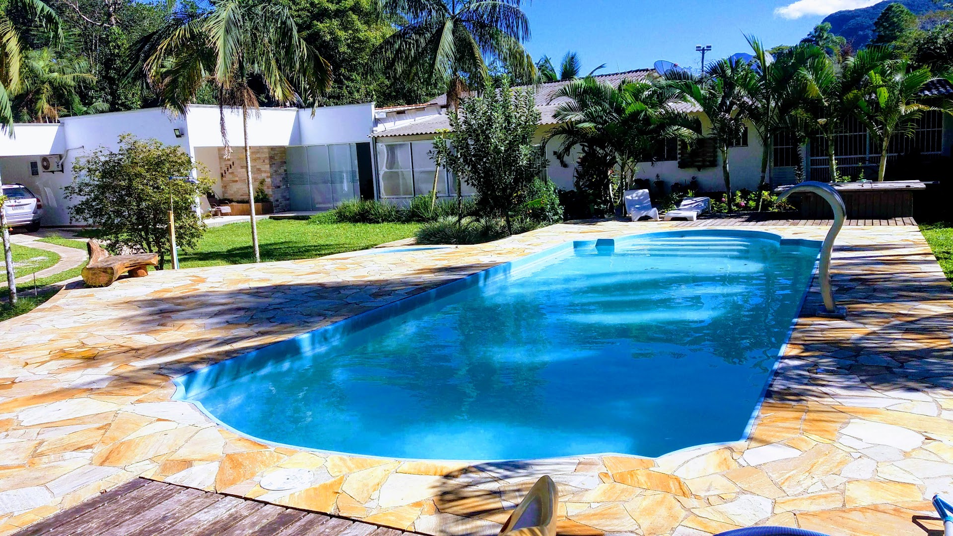 EM TUDO DIFERENTE Camping - Image 4