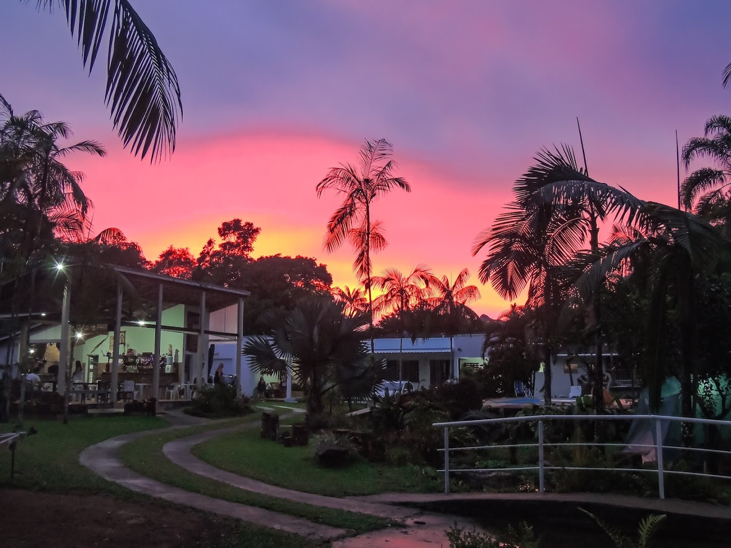 EM TUDO DIFERENTE Camping - Image 5