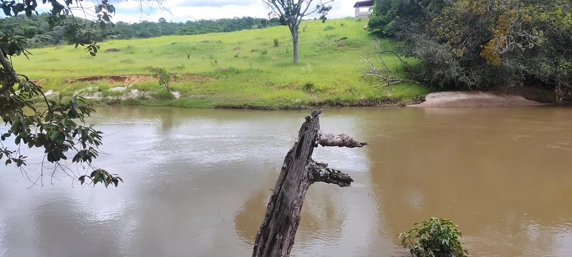 Pousada Camping Cachoeira Monjolinho - Image 2