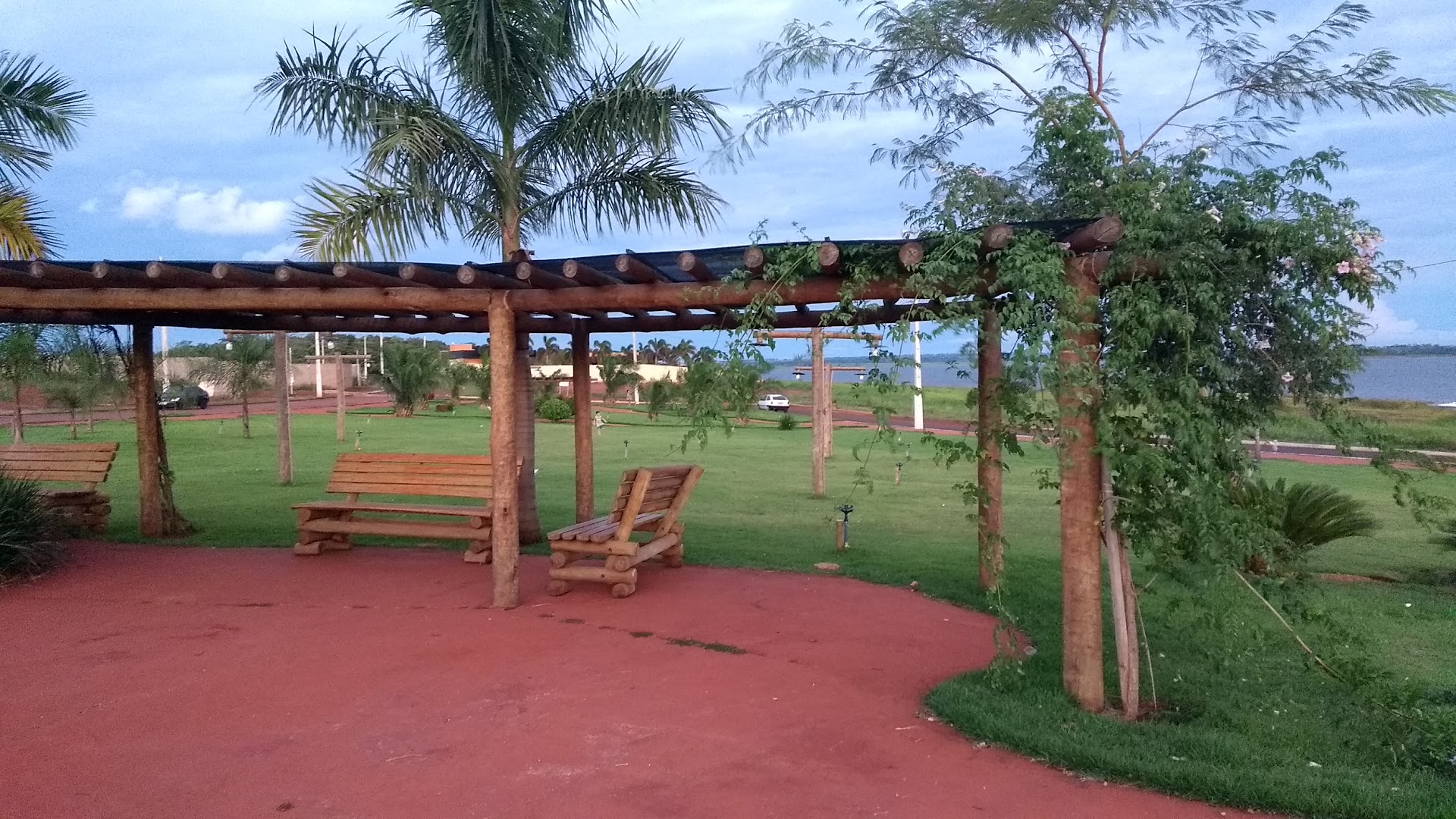 Área de Camping da Praia do Lago Azul de São Simão - Image 5